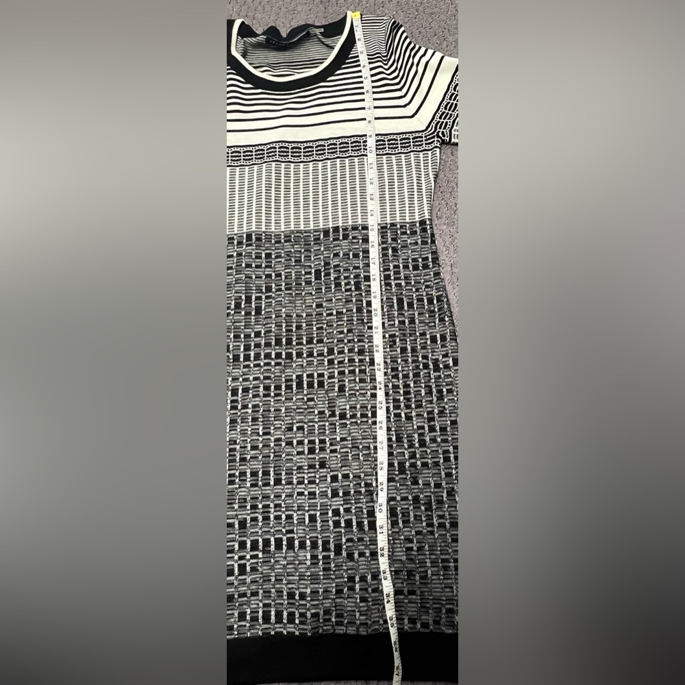 Ivanka Trump Black & White Geometric Pattern Sweater Dress with 3/4 Sleeves - Picture 7 of 8